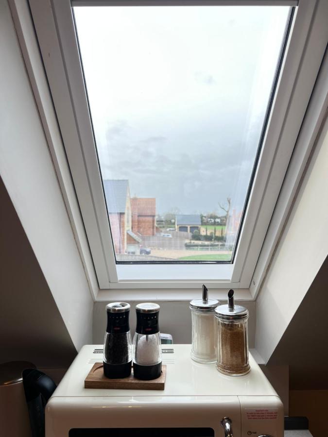 Entire Loft Space In Quiet Village Near Roman City Of Lincoln Eksteriør billede